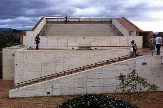 Biblioteca Virgilio Barco, Bogotá. Arquitecto Rogelio Salmona<br />Foto Abilio Guerra 
