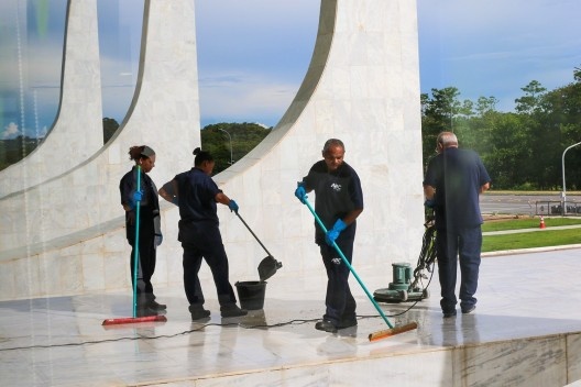Funcionários fazem reparo e limpeza no Palácio do Planalto após ato terrorista<br />Foto Fabio Rodrigues Pozzebom  [Agência Brasil]