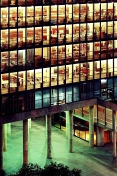 Ministério da Educação e Saúde Pública, atual Palácio Capanema, Rio de Janeiro. Arquiteto Lúcio Costa e equipe<br />Foto Nelson Kon 