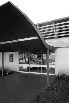 BAC Eugenio Mendes, Ribeirão Preto - acesso. Arquiteto João Filgueiras Lima, Lelé<br />Foto André Marques 