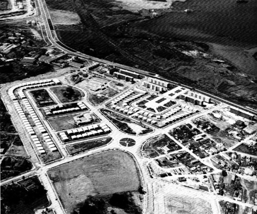 Bairro Obrero, Havana, 1948.  ZARDOYA, Maria Victoria. Por unas casas dignas. La vivienda Social en La Habana, 1930-1962 p. 324 <br />Foto divulgação  [reprodução do livro]