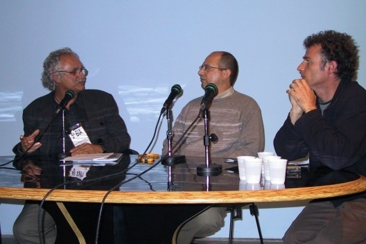 José Magalhães Jr., Abilio Guerra e Pierre Bonnet, Fórum de Debates da 5ª BIA, 17 set. 2003<br />Foto Juan Guerra 