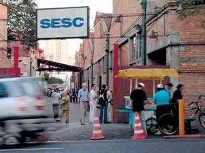 Stills do video do SESC Fábrica Pompéia. Otávio Cury / Mutantes Filmes, 2006