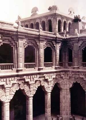 6. Manuel Piqueras Cotolí. Interior del Pabellón de Perú (1929). Sevilla (España).