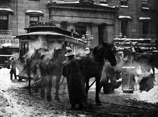 Terminal da estação de cavalos, Nova York, 1893<br />Foto Alfred Stieglitz 