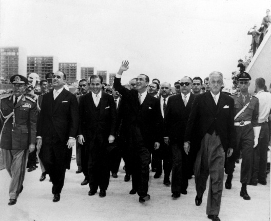 Juscelino Kubitschek na inauguração de Brasília [Departamento de Patrimônio Histórico do Distrito Federal]