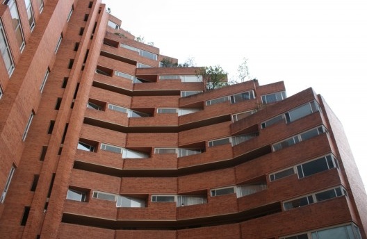 Las Torres del Parque, Bogotá. Arq. Rogelio Salmona, 1970<br />Foto Maria Claudia Levy 