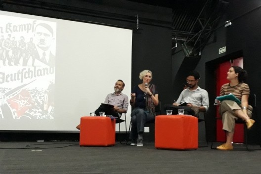 01. Marx Lamare (mediador), Ethel Leon, Gabriel Lyra e Pamela Marques participam da Mesa 3, discutindo o tema “A dimensão política do design”<br />Foto divulgação 
