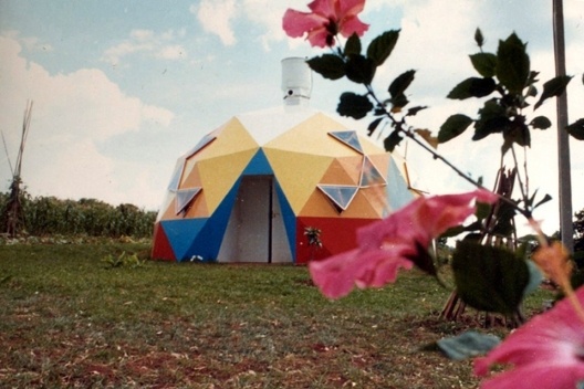 Casa Geodésica. Botucatu, 1979<br />Foto Vitor Lotufo 