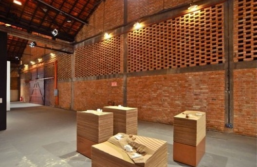 Território de Contato, módulo 1, Cao Guimarães e Brasil Arquitetura. Curadoria Marta Bogéa e Abilio Guerra<br />Foto Juan Guerra 