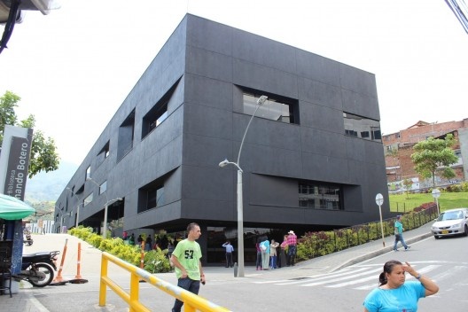Parque Biblioteca Fernando Botero, San Cristóbal, G Ateliers Arquitecture<br />Foto Roberto Ghione 