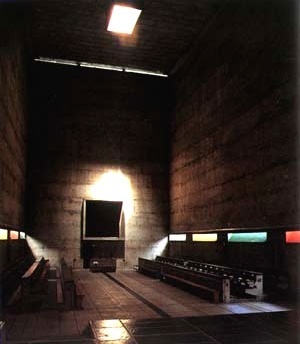 Interior da Igreja de La Tourette [www.arcspace.com]