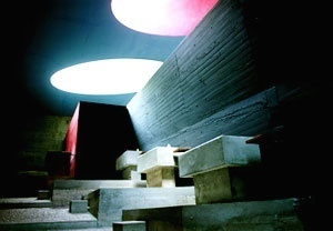 Interior da Igreja de La Tourette [www.arcspace.com]