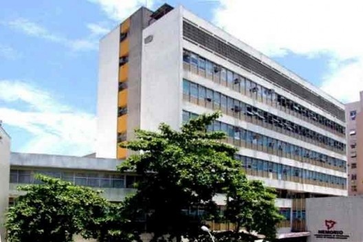 Hospital Souza Aguiar, organização do programa hospitalar, projeto arquitetônico e das instalações, equipamentos e mobiliário e coordenação técnica de Garcia Roza, 1963/65 [acervo da família de Garcia Roza]