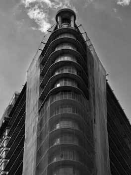 Véus. Exposição de fotografias de Thales Leite