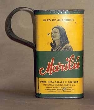 Caneca feita de lata, Salvador, 2001<br />Foto do autor 