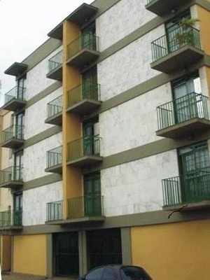 Ed.Padrão, B. Clélia Bernardes, 1981. Edifício da década de 80, dos primeiros exemplares com mais de 10 pavimentos [OLIVEIRA, L. F. & CARVALHO, A. W. B. Relatório Final de Pesquisa, 2006]