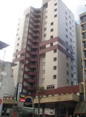 Ed. Tocqueville, Av. P. H. Rolfs – Centro, 1995. Edifício da primeira metade da década de 1990 [OLIVEIRA, L. F. & CARVALHO, A. W. B. Relatório Final de Pesquisa, 2006]
