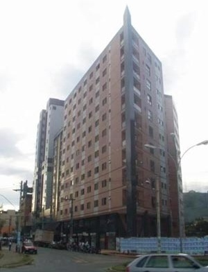 Ed. Burle Marx, Av. P.H. Rolfs - Centro, 1999. Edifício do final da década de 1990 [OLIVEIRA, L. F. & CARVALHO, A. W. B. Relatório Final de Pesquisa, 2006]