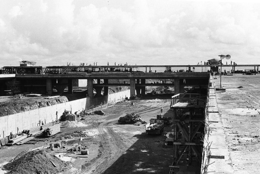 Estruturas e planos das diferentes cotas da Plataforma Rodoviária<br />Foto Mario Fontenelle  [Arquivo Público do Distrito Federal]