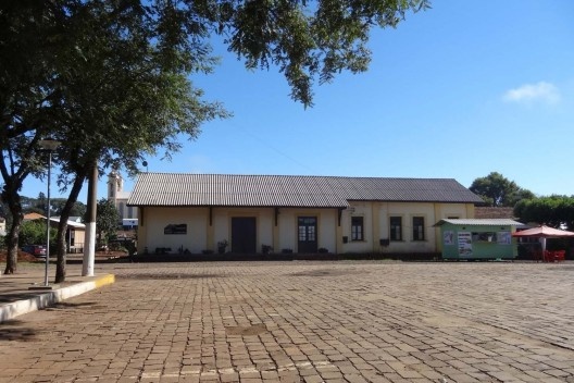 Estação ferroviária e praça central de Gaurama<br />Foto Matheus Rigon 
