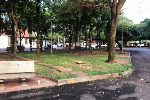Arredores da Catedral de São Sebastião, Presidente Prudente SP, situação atual<br />Foto Angelica Benatti Alvim 