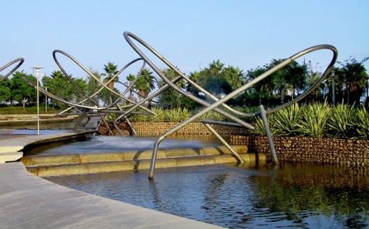 Parque Diagonal Mar Barcelona, Enric Miralles e Benedetta Tagliabue<br />Foto Abilio Guerra 