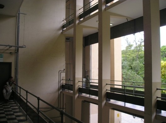 Faculdade de Medicina da Universidade do Recife, atual UFPE, 1949c. Projeto exposto na I Exposição Internacional de Arquitetura, 1951. Arquiteto Mario Russo<br />Foto Helio Herbst  [divulgação]