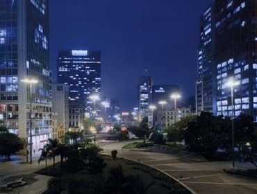 Vista noturna do Vale do Anhangabaú<br />Foto Nelson Kon 