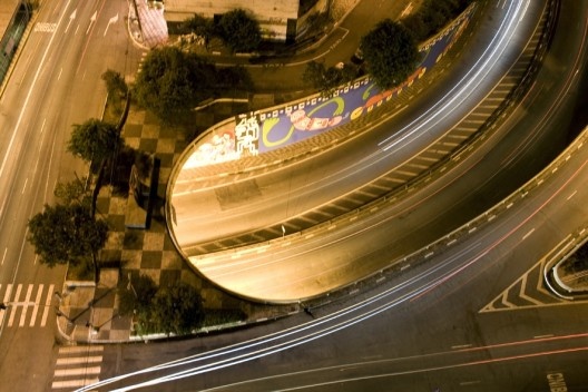 Vista do Edifício Anchieta para a rua da Consolação e acesso subterrâneo da Avenida Paulista<br />Foto Ana Mello 