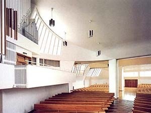 Igreja de Vuoksenniska, Imatra, Finlândia, 1956/59. Interior da nave [AALTO, op. cit., p. 221]