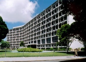 Edifício sede da CELPE (1971), Recife<br />Foto Aurelina Moura 