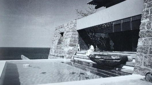 Casa da família, Avenida Niemeyer, Rio de Janeiro, 1961. Arquiteto Sérgio Bernardes<br />Foto divulgação  [documentário <i>Bernardes</i>]