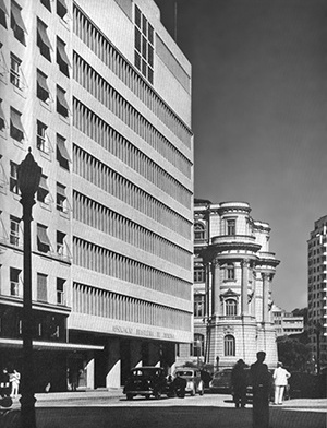 Associação Brasileira de Imprensa e Biblioteca Nacional no Rio de Janeiro, L’Architecture d’Aujourd’Hui, set 1947, convivência entre o antigo e o novo