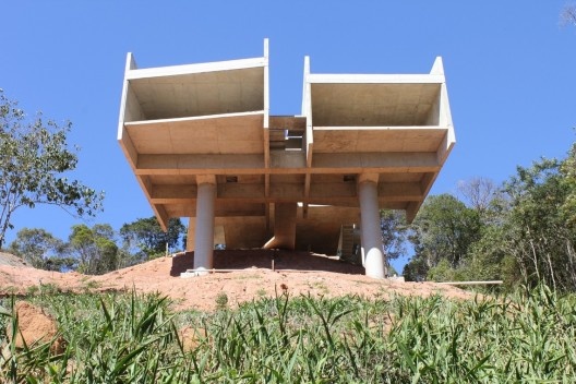 Casa Itaipava, 2010-2011. Arquiteto Angelo Bucci / SPBR Arquitetos<br />Foto Juliana Braga e João Sodré 