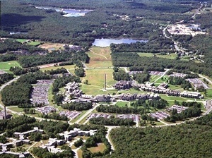 Universidade de Massachusetts Dartmouth, 1963. Arquiteto Paul Rudolph