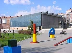 Biblioteca Pompeu Fabra de Mataró, Espanha. Arquitecto Miquel Brullet, 1998<br />Fotos Oscar Aceves TFM 