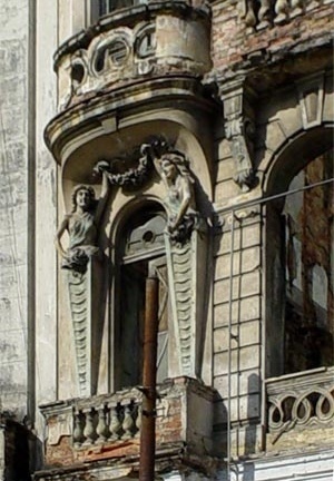 Detalhe de construção de comércio popular