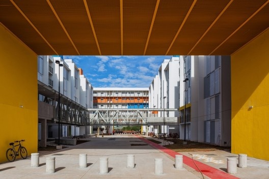 Conjunto Heliópolis Gleba G, São Paulo, 2011, arquitetos Artur Katchborian e Mario Biselli<br />Foto Nelson Kon 
