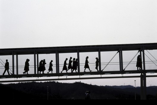 Colégio Iwadeyama, Osaki, Japão, 1996. Arquiteto Riken Yamamoto<br />Foto cortesia Mitsumasa Fujitsuka  [Pritzker Prize]