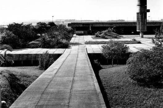 Campus Unesp Araraquara, arquiteto João Walter Toscano<br />Foto Cristiano Mascaro 