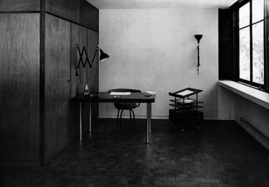 Casa ponte (Casa sobre o arroio), Mar del Plata, 1947. Arquiteto Amancio Williams<br />Foto divulgação  [Museo Casa sobre el Arroyo / Secretaría de Cultura]