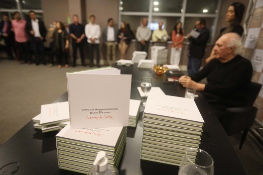 Lançamento do livro <i>Crônicas de um sonho dos sonhos ou delírios vesiculares</i>, de Campelo Costa, em 2021<br />Foto divulgação  [Website Marcia Travessoni]