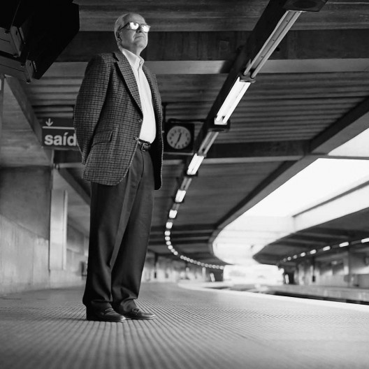 Marcello Fragelli na plataforma da Estação Ponte Pequena, atual Estação Armênia<br />Foto Ana Otonni 
