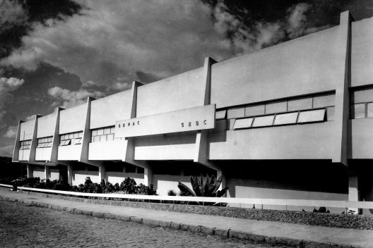 Conjunto Sesc-Senac, Bauru. Arquiteto Oswaldo Corrêa Gonçalves<br />Foto divulgação 