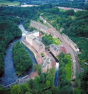 New Lanark, vila modelo de Robert Owen, 1813. Foto atual, 2003 [www.newlanark.org]