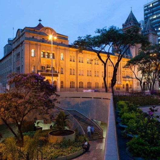 Estação São Bento de metrô, linha 1, São Paulo. Marcello Fragelli (coordenador) e equipe de arquitetos<br />Foto Nelson Kon  [FRAGELLI, Marcelo. "Quarenta anos de prancheta"]