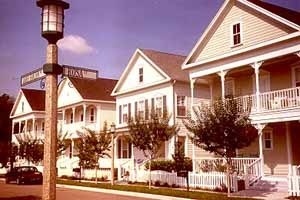 Celebration, cidade-nova de Robert Stern e Jaquelin Robertson, empreendimento urbanístico de sucesso produzido pela Disney Corporation na Florida<br />Foto L. Castello 
