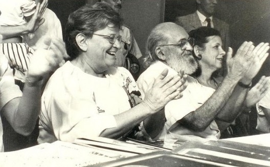 Luiza Erundina e Paulo Freire participando do Ato contra a censura nas escolas, c.1989<br />Foto divulgação  [Memorial virtual Paulo Freire]