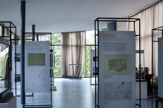 Exposição <i>Casas de vidro</i>, Instituto Bardi, São Paulo, curadoria de Renato Anelli<br />Foto Marina D'Império 